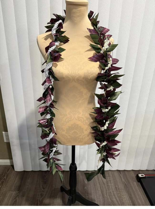 Gold and red crochet multi-strand lei